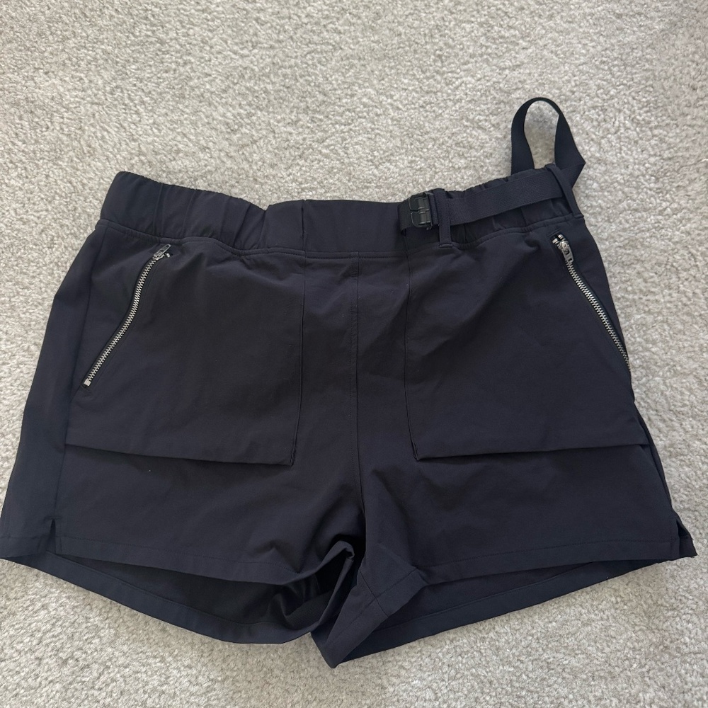 CRZ YOGA Women's Black Athletic Shorts